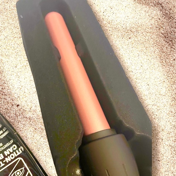 Foxybae Rose Gold 25mm curling wand. From a 2020 Fab Fit Fun box!! - Picture 4 of 8